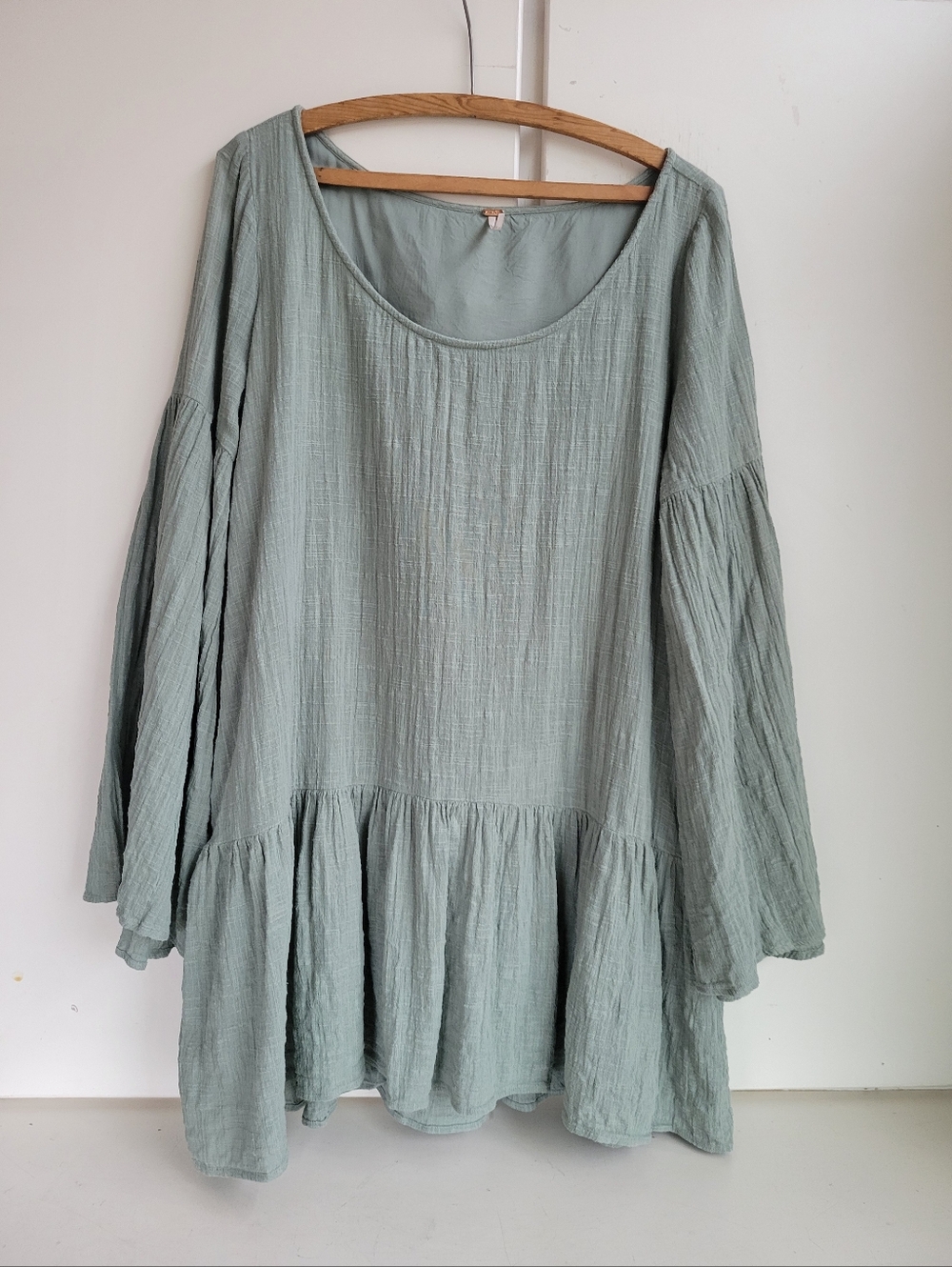 FREE PEOPLE L Large Green Peasant Tunic Blouse Bell Sleeve Lace Fairycore Boho